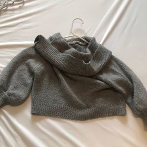 🌻 Grey Cropped Cowl Neck Sweater